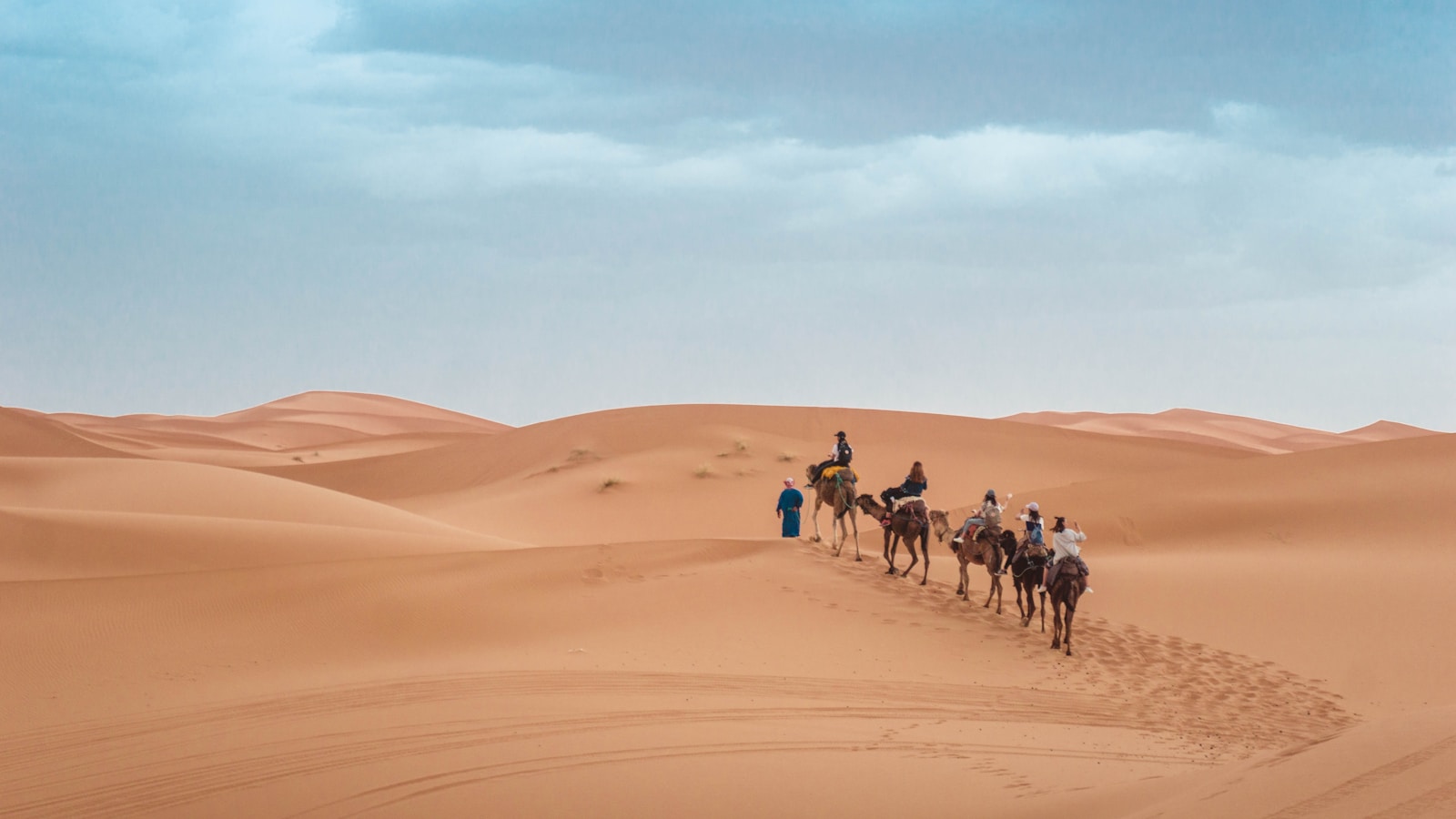 This 10 days Morocco tour from Casablanca offers a complete journey through the country’s most iconic regions. First, you will explore the modern coastal city of Casablanca and the historic capital Rabat.